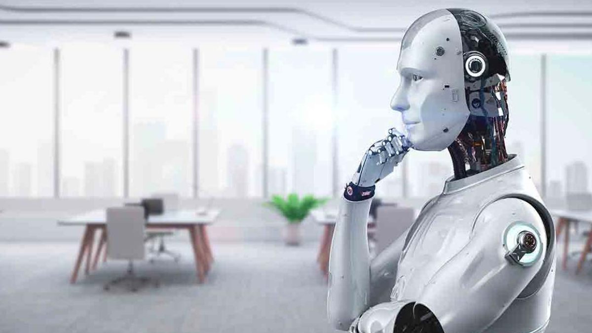 Dünyanın ilk robot CEO'su misyona başladı