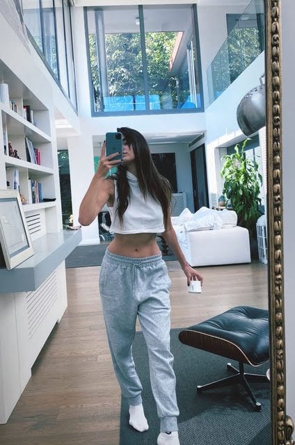 Hande Erçel ev halini paylaştı #1