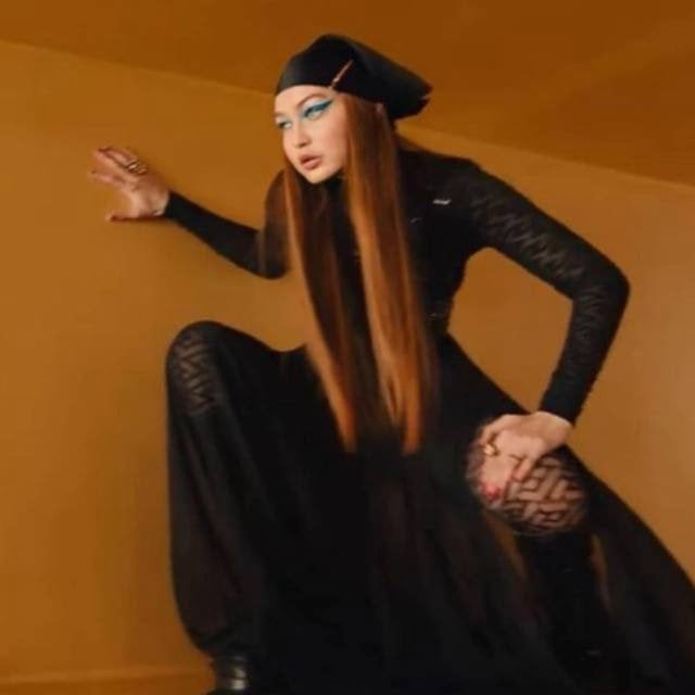 Gigi Hadid doğumdan sonra podyuma geri döndü #2