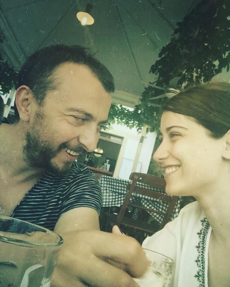 Hazal Kaya, evliliklerinin ikinci yılını yaptığı paylaşımla kutladı #1