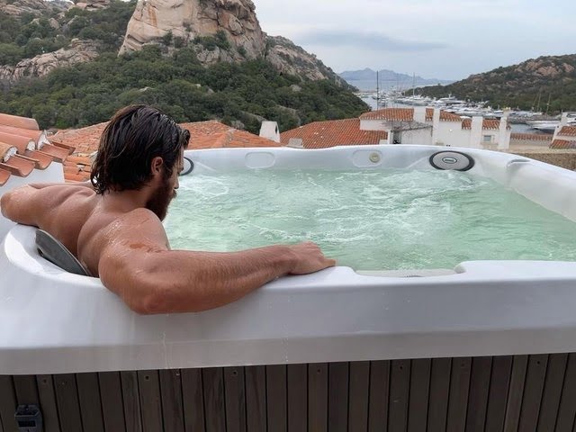 Can Yaman'ın paylaşımı tepki topladı #1