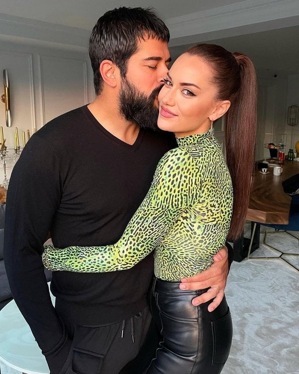 Fahriye Evcen ve Burak Özçivit zam yaptı #1