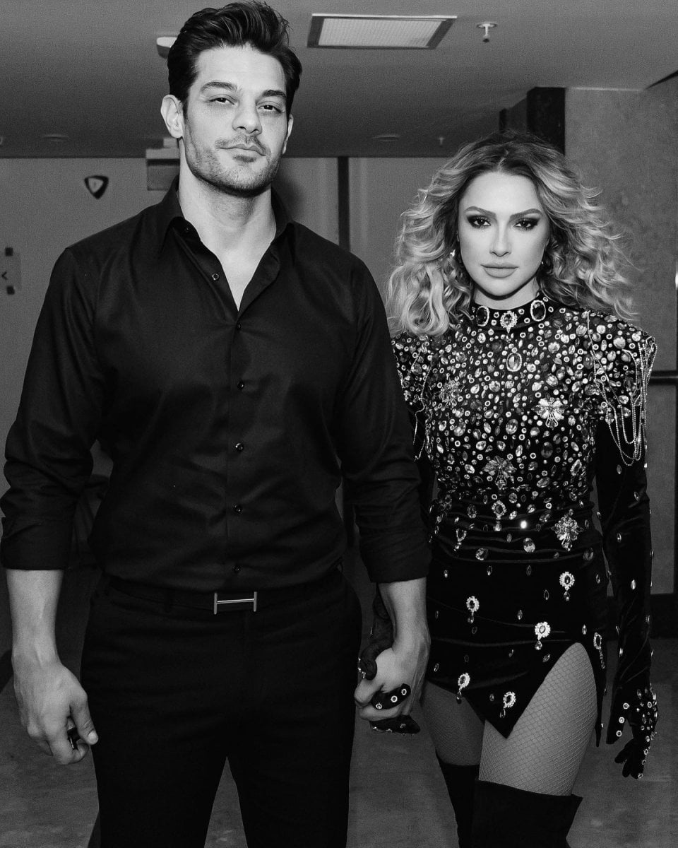Hadise, müstakbel kayınvalidesiyle yan yana geldi #2