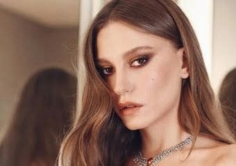 Serenay Sarıkaya saldırıya uğradı