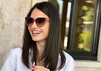 Yasemin Özilhan misafirlerine pizza yaptı