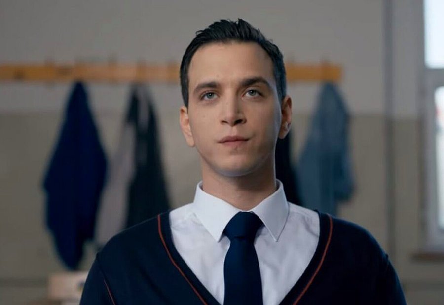 Mahir Ünal, Aşk 101'deki Osman karakterinin senaryo aşamasında eşcinsel olduğunu açıkladı | 22dakika.org