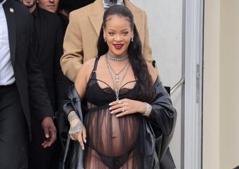 Hamile Rihanna transparan